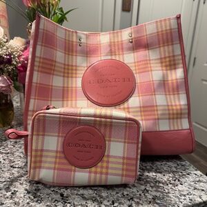 Coach Dempsey Women's 40" Signature Tote with Cosmetics Case